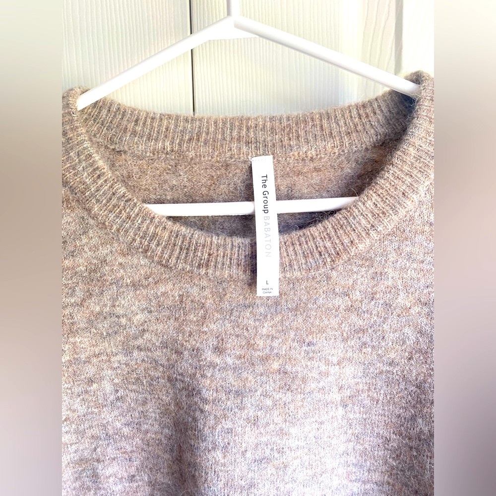 New Aritzia The Group Babaton Thurlow Relaxed crew-neck sweater Merino Wool - Picture 6 of 10